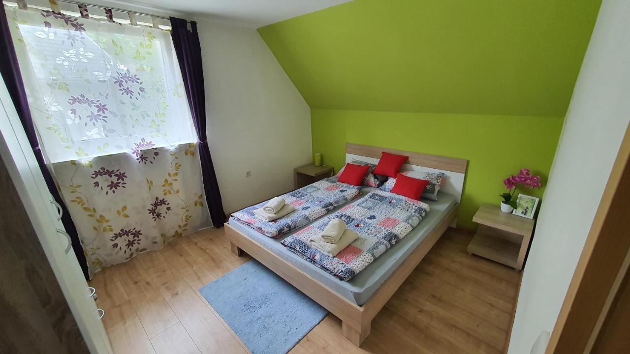 Apartment Tijana Nomenj Buitenkant foto