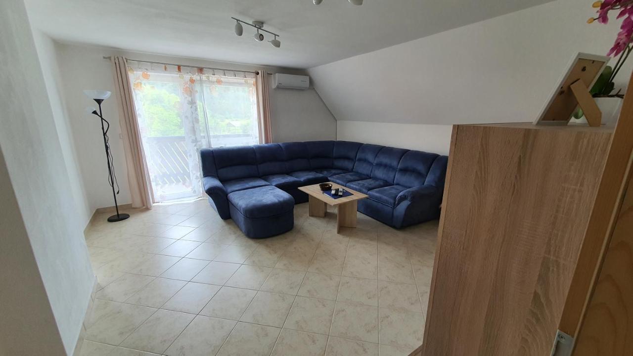 Apartment Tijana Nomenj Buitenkant foto