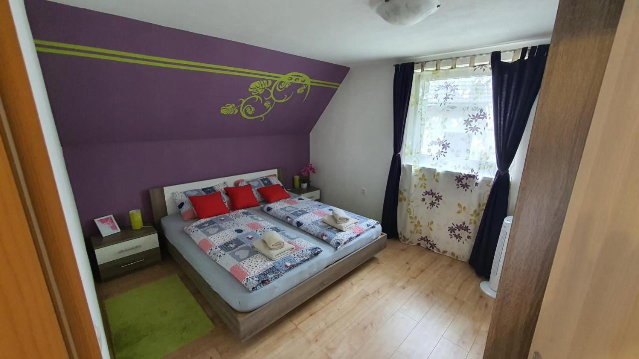 Apartment Tijana Nomenj Buitenkant foto