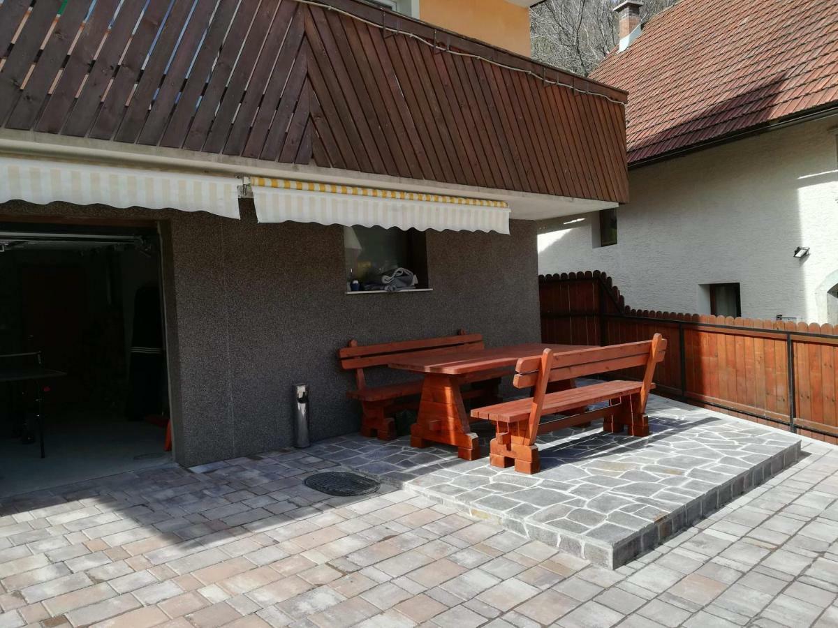 Apartment Tijana Nomenj Buitenkant foto